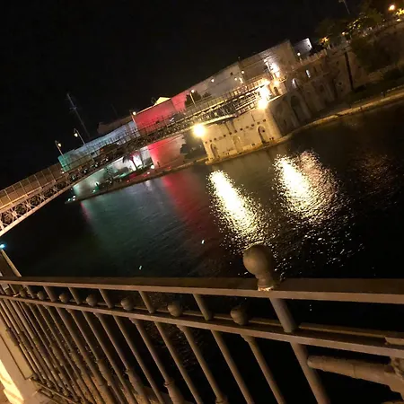 Indipendente Salento Mare فيلة ليبورانو